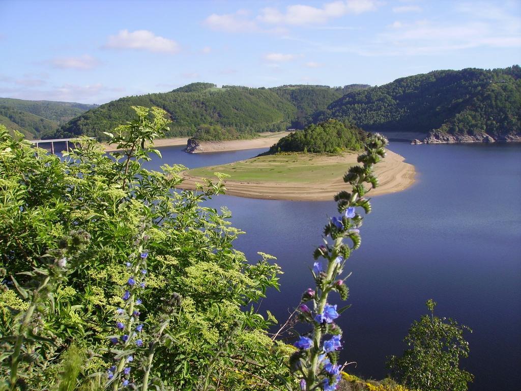 Отель Vvf Aubrac Шодз-Эг Экстерьер фото